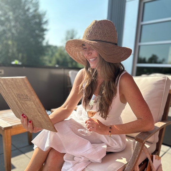 Meet your Posher, Mallory - Picture 3 of 4